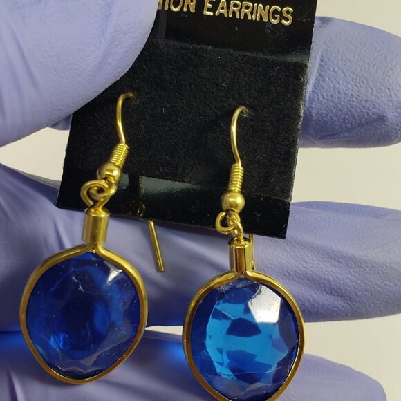 Elegant Blue Gem 1.5" Drop Earrings – Gold Tone Oval Dangle, Lightweight Jewelry - Picture 10 of 10